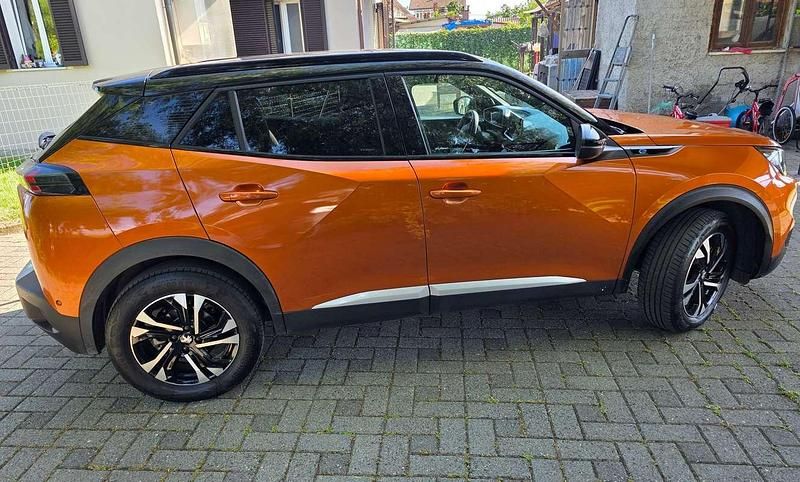 Begagnad Peugeot 2008 GTi 100 kW (136 HK) 2022 Orange SUV