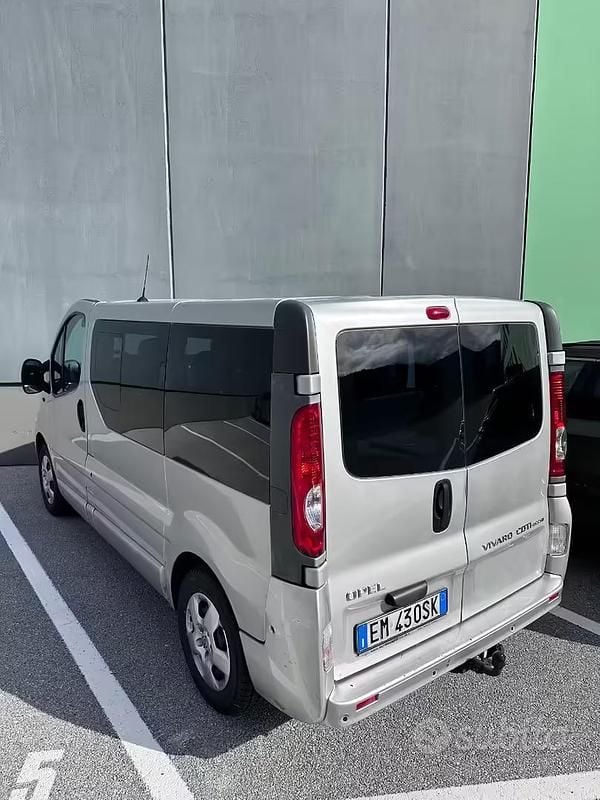 Usata Opel Vivaro 120 CV (88 kW) 2012 Monovolume