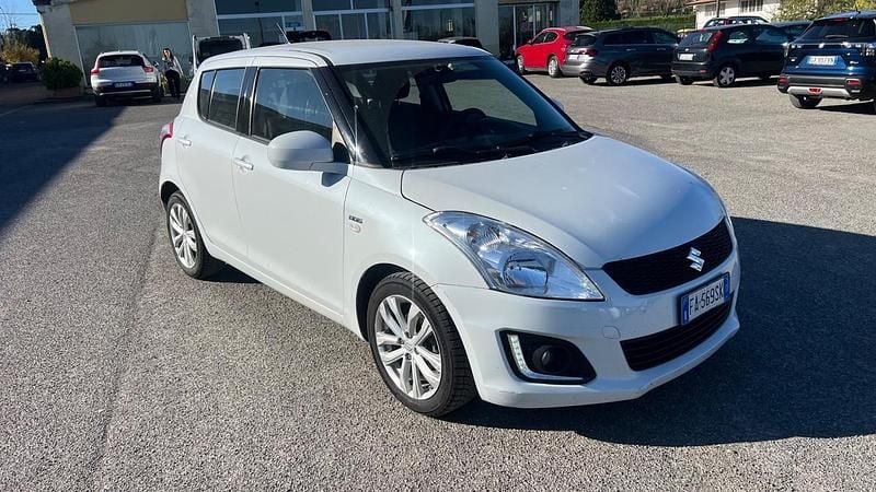 Usata Suzuki Swift Cool 75 CV (55 kW) 2015 Bianco Utilitaria