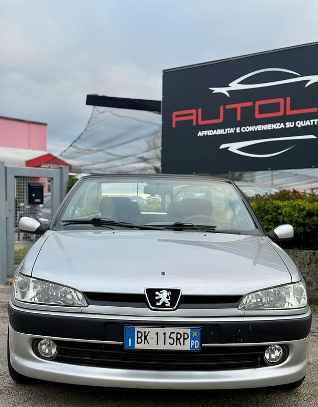 Usata Peugeot 306 Cabriolet 88 CV (64 kW) 2000 Grigio Cabrio