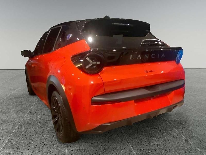 Nuova Lancia Ypsilon 101 CV (74 kW) 2025 Arancione Utilitaria