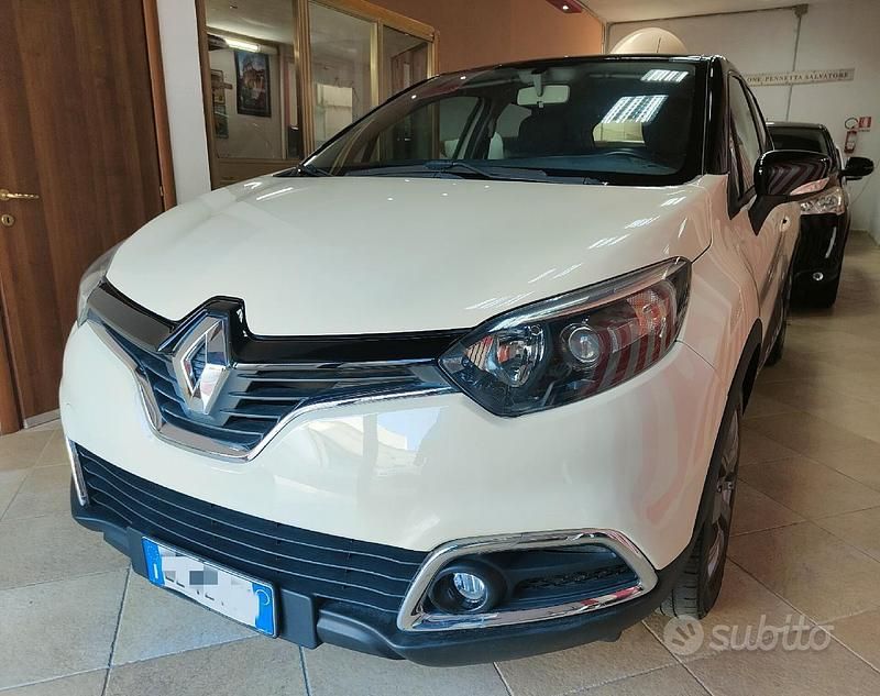 Usata Renault Captur 90 CV (66 kW) 2015 Beige SUV
