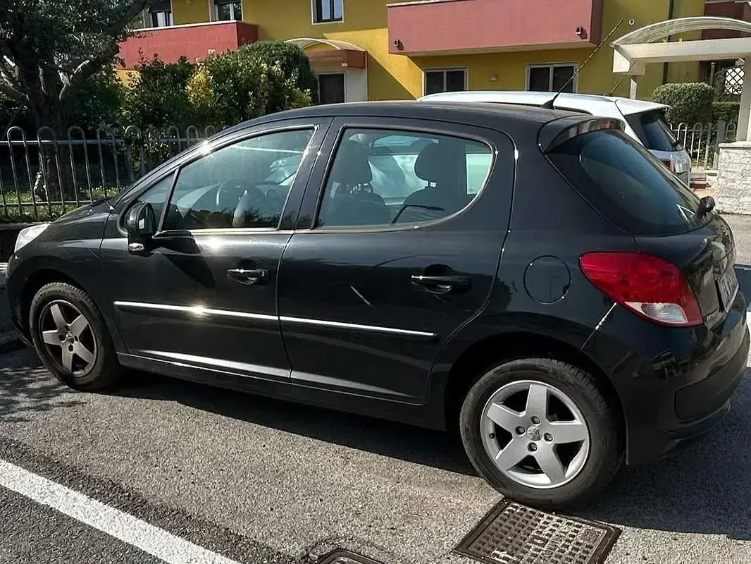 Usata Peugeot 207 Active 73 CV (53 kW) 2012 Berlina