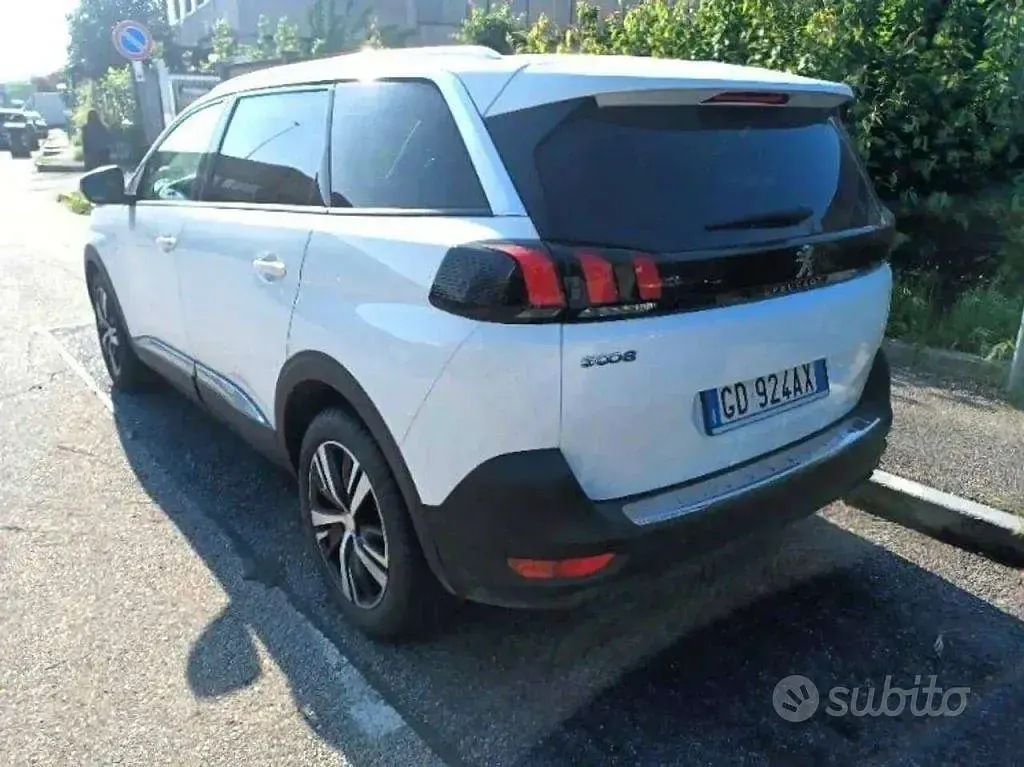 Usata Peugeot 5008 Allure 131 CV (96 kW) 2020 Bianco SUV