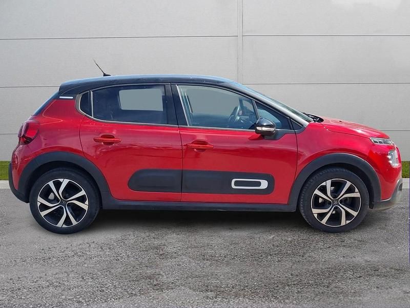 Usata Citroën C3 Shine 83 CV (61 kW) 2022 Rosso  tetto nero Utilitaria