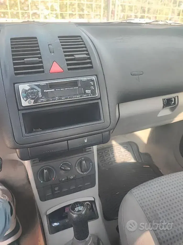 Usata VW Polo 60 CV (44 kW) 2001 Grigio Utilitaria