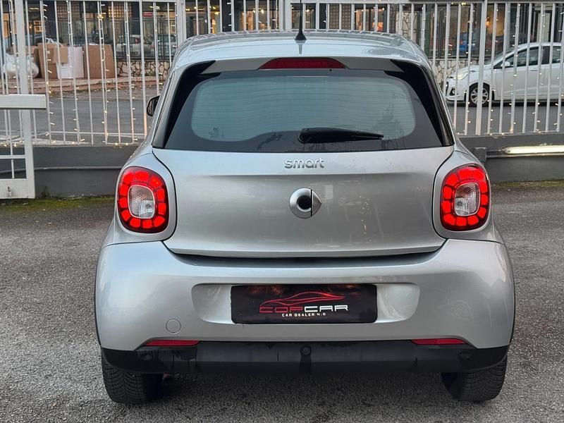 Usata Smart ForFour Prime 70 CV (51 kW) 2018 Argento Utilitaria