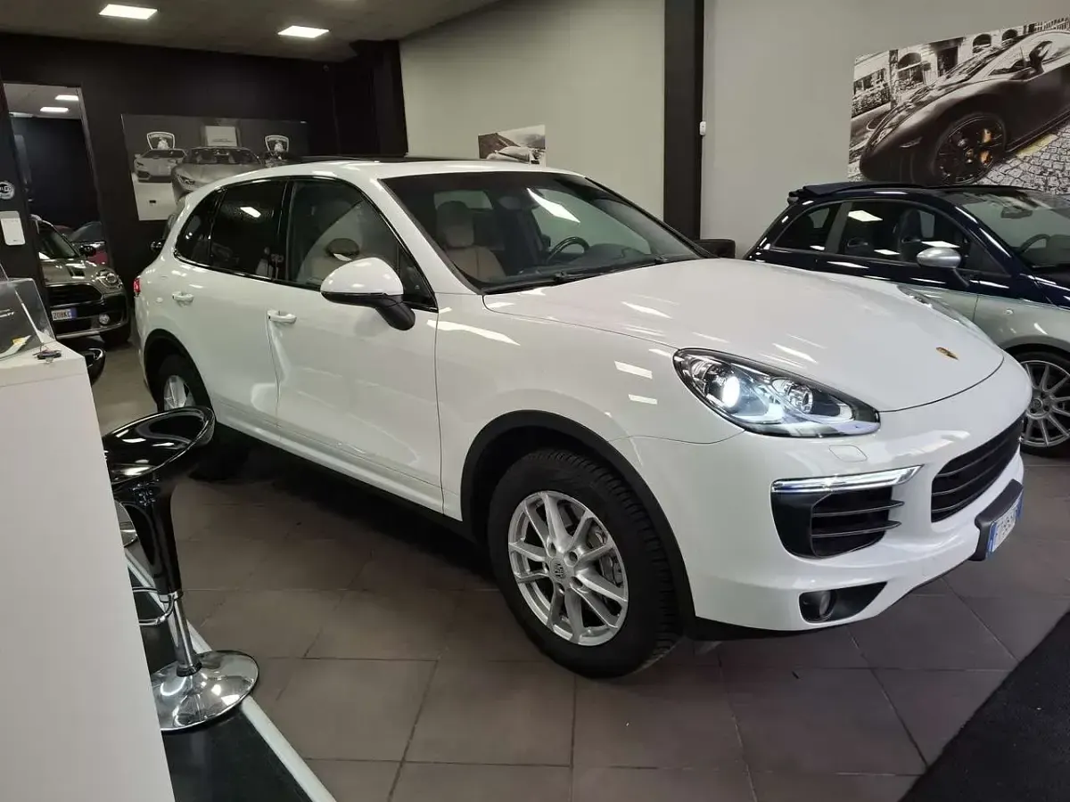 Usata Porsche Cayenne 239 CV (175 kW) 2017 Bianco SUV