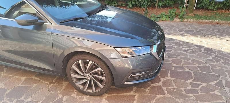 Grigio Usata 2020 Skoda Octavia Style Station wagon | 19.500 € (Cara) - Immagine 1/4