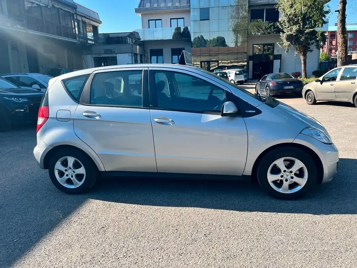 Usata Mercedes A150 Avantgarde 95 CV (69 kW) 2010 Grigio Berlina