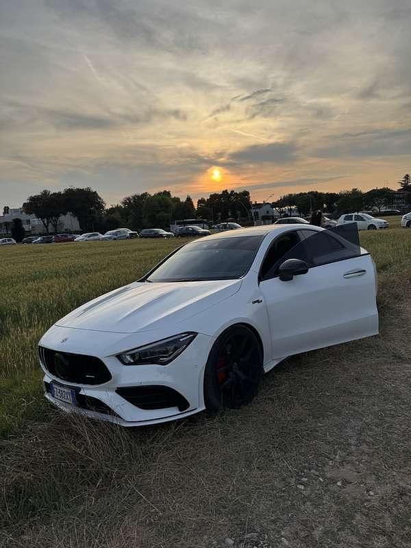 Usata 2019 Mercedes CLA220 Edition Tre volumi | 32.500 € (Cara) - Immagine 1/4