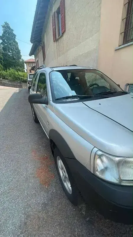 Usata Land Rover Freelander 111 CV (81 kW) 2002 Argento SUV