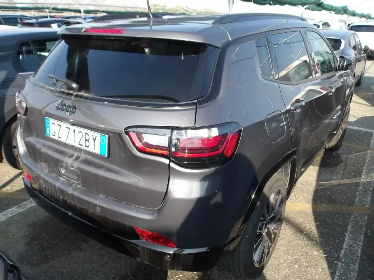 Usata Jeep Compass Summit 130 CV (95 kW) 2025 679graphite grey SUV