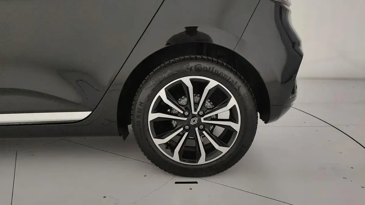 Usata Renault Clio Techno 90 CV (66 kW) 2025 Nero Utilitaria