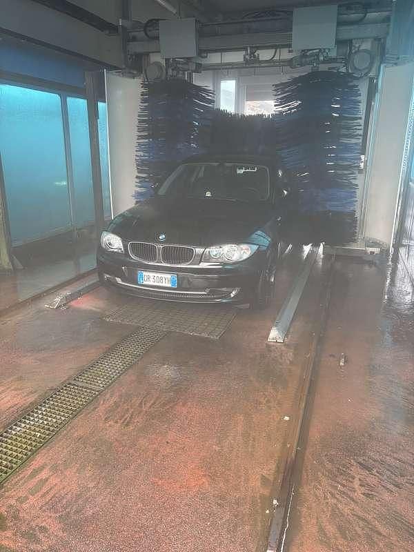 Usata BMW 118 143 CV (105 kW) 2008 Utilitaria