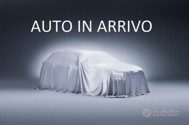 Usata Toyota Yaris Hybrid Business Edition 92 CV (67 kW) 2020 Bianco Berlina