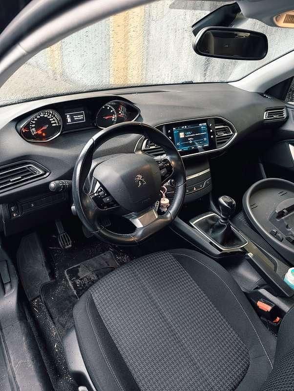 Usata Peugeot 308 SW Allure 131 CV (96 kW) 2022 Station wagon