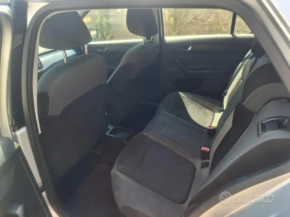 Usata Skoda Fabia 75 CV (55 kW) 2015 Grigio Berlina