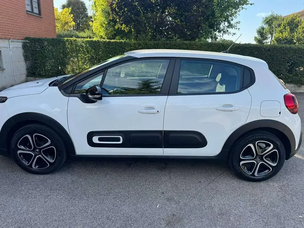 Usata Citroën C3 PureTech 83 CV (61 kW) 2024 Bianco Berlina