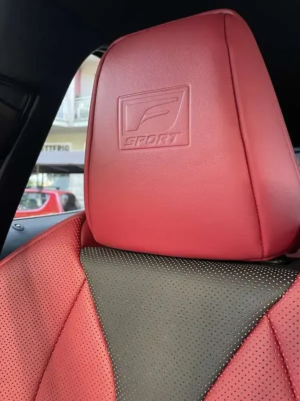 Usata Lexus UX 250h Sport Line 184 CV (135 kW) 2022 SUV