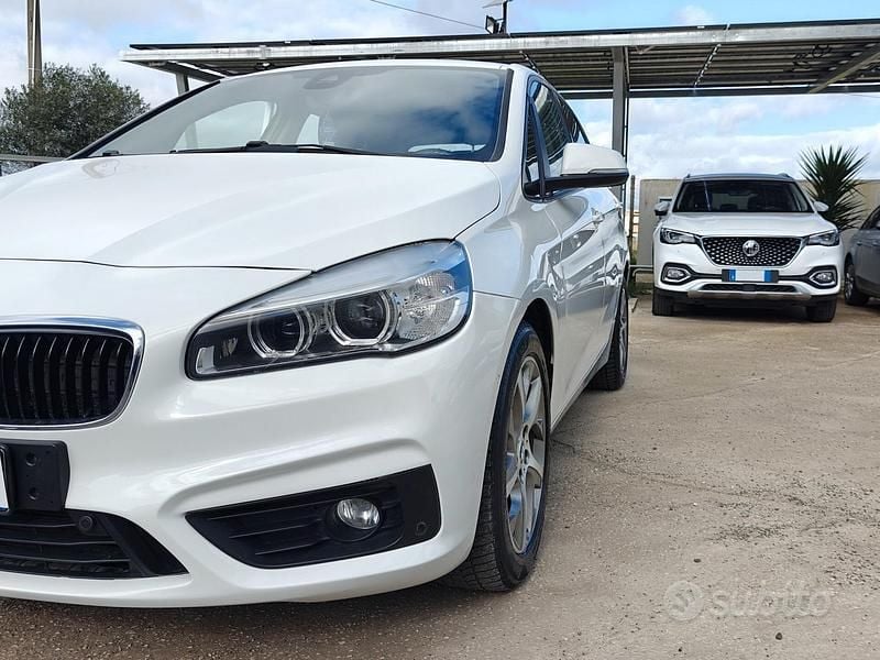 Usata BMW 218 Luxury Line 150 CV (110 kW) 2015 Bianco Station wagon