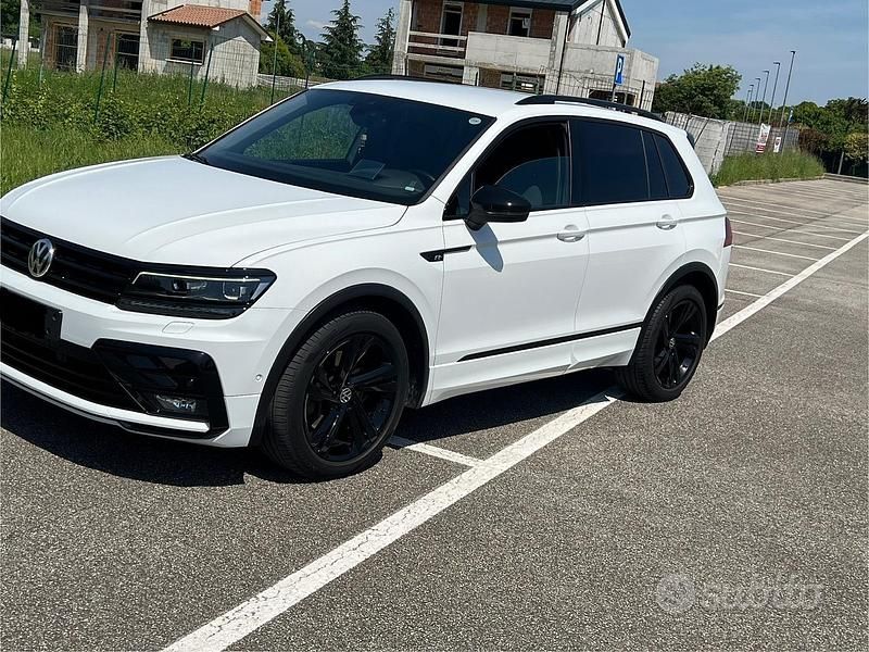 Usata VW Tiguan R-line 190 CV (139 kW) 2018 Bianco SUV