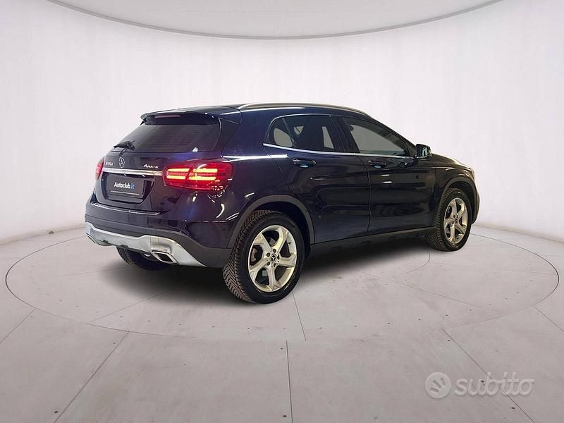 Usata Mercedes GLA200 136 CV (100 kW) 2018 Blu SUV