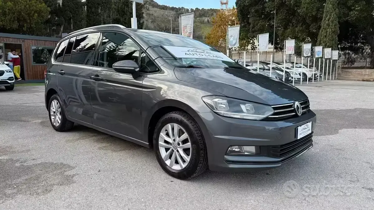 Usata VW Touran 150 CV (110 kW) 2017 Grigio Monovolume