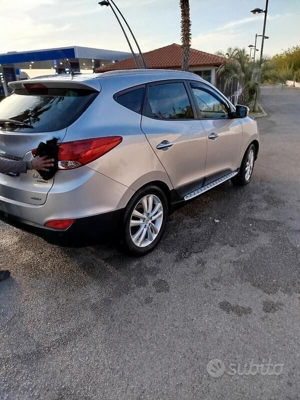 Usata Hyundai ix35 163 CV (119 kW) 2012 Grigio SUV