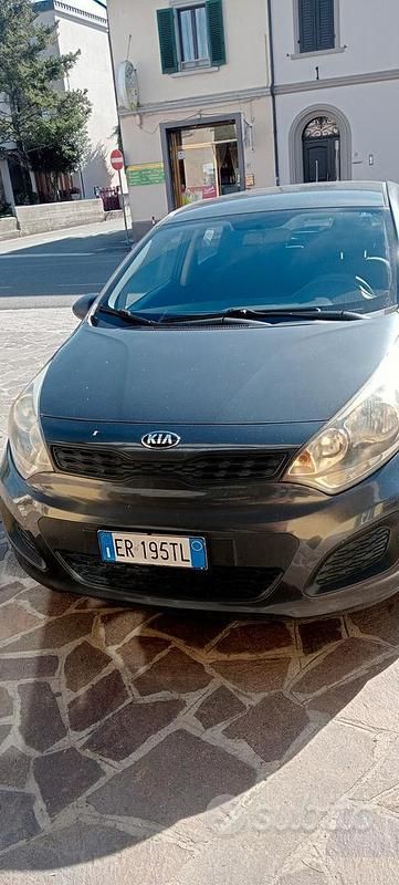 Usata Kia Rio 85 CV (62 kW) 2013 Grigio Berlina