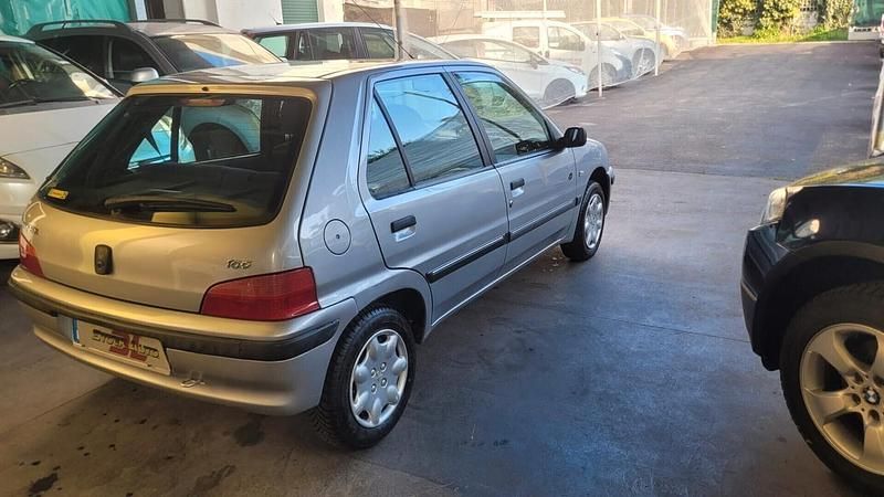 Usata Peugeot 106 50 CV (36 kW) 2000 Argento Utilitaria