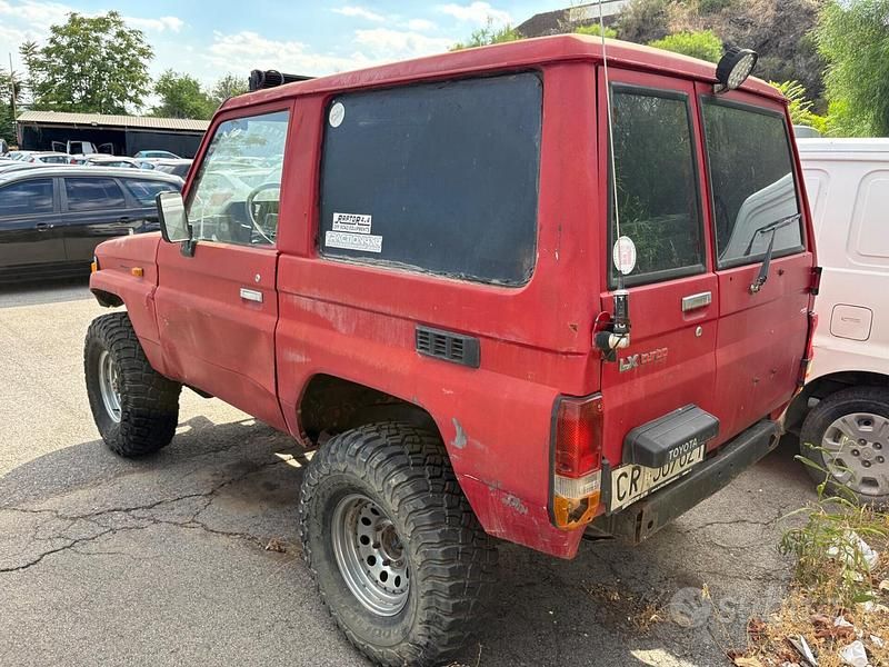 Usata Toyota Land Cruiser 85 CV (62 kW) 1987 Rosso Station wagon