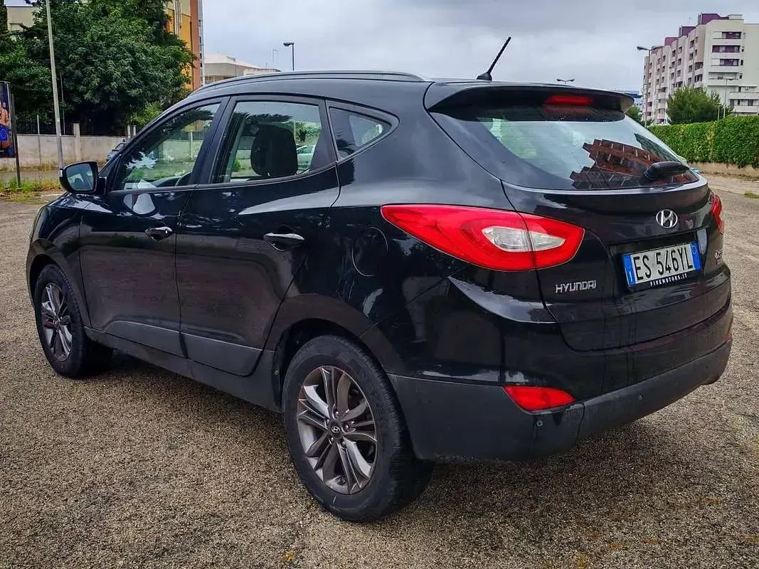 Käytetty Hyundai ix35 Comfort 116 HP (85 kW) 2014 Musta Katumaasturi