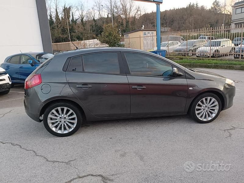 Usata Fiat Bravo Emotion 120 CV (88 kW) 2009 Grigio Utilitaria