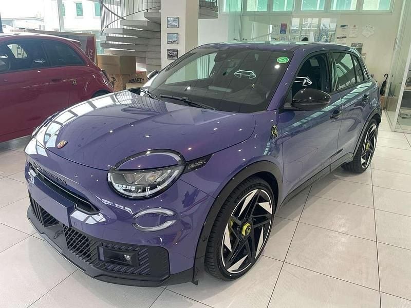 Nuova Abarth 600e Scorpionissima 125 kW (170 CV) 2025 Viola SUV