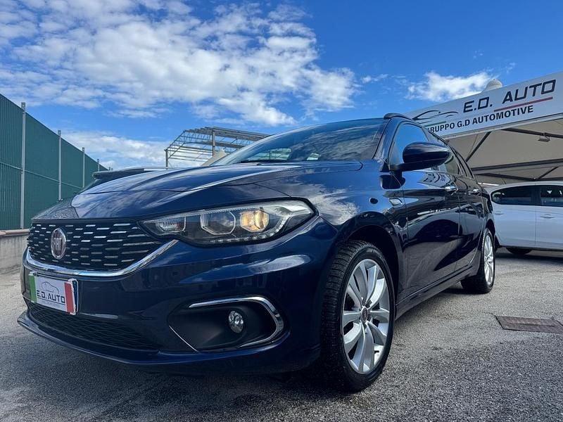 Usata Fiat Tipo Lounge 120 CV (88 kW) 2017 Blu Station wagon