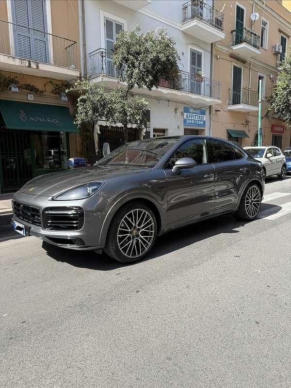 Usata Porsche Cayenne Coupe Platinum Edition 340 CV (250 kW) 2022 Coupé