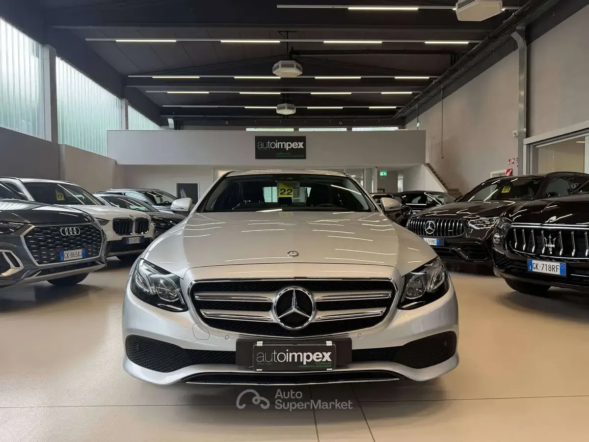 Usata Mercedes E220 194 CV (142 kW) 2017 Argento Berlina