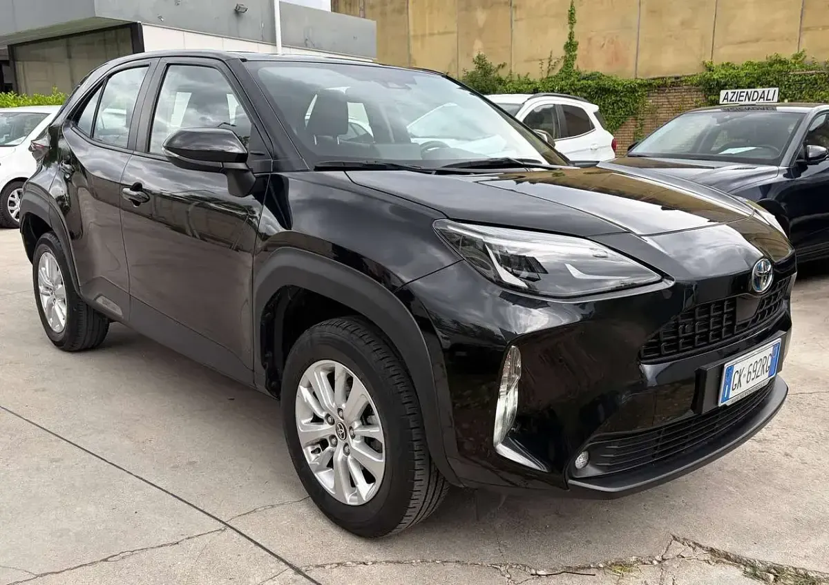 Usata Toyota Yaris Cross Business Edition 92 CV (67 kW) 2022 Nero SUV