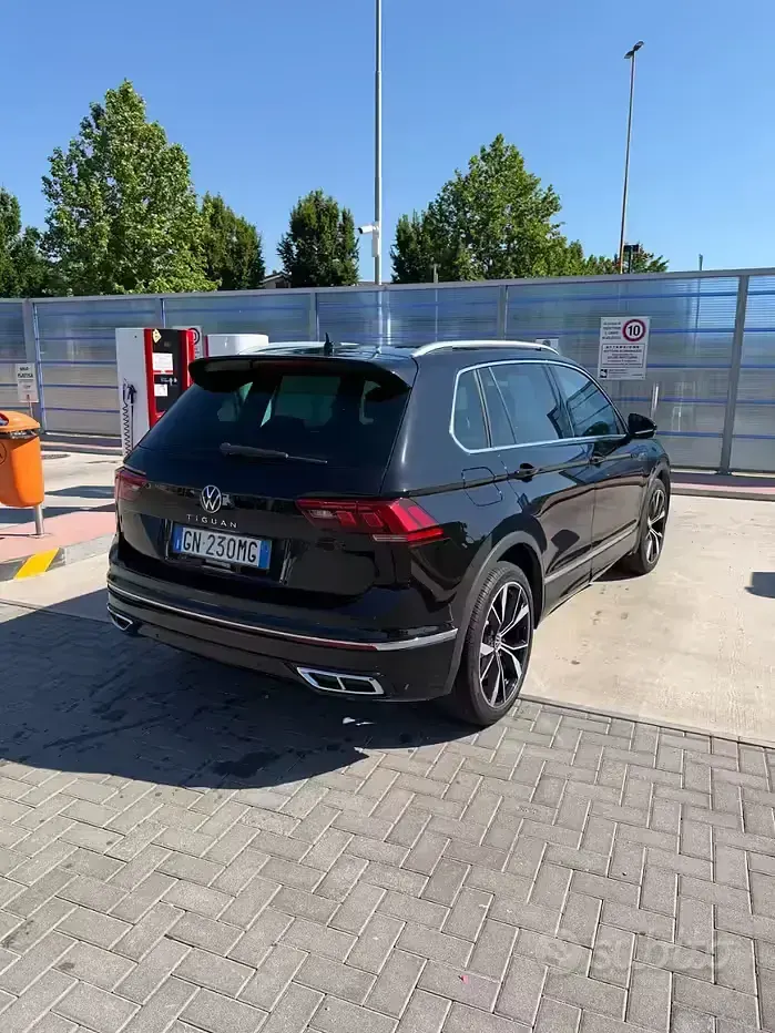 Usata VW Tiguan 150 CV (110 kW) 2023 Nero SUV