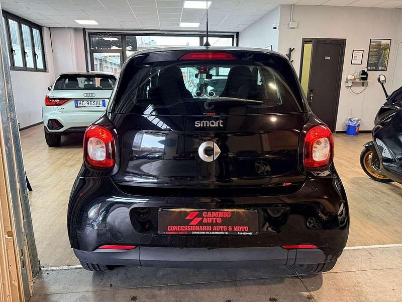 Usata Smart ForFour Passion 71 CV (52 kW) 2016 Nero Utilitaria