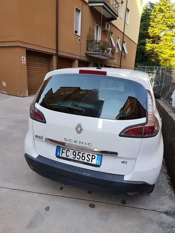 Usata Renault Scénic LIMITED 110 CV (80 kW) 2016 Monovolume