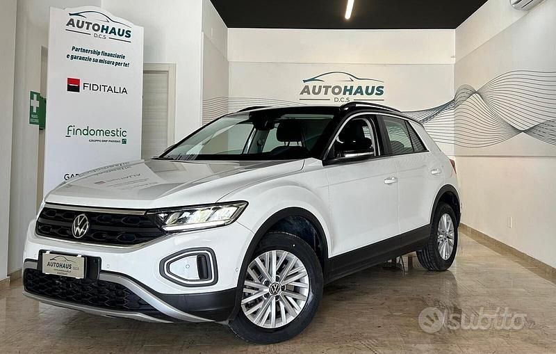 Usata VW T-Roc Life 150 CV (110 kW) 2022 Grigio SUV