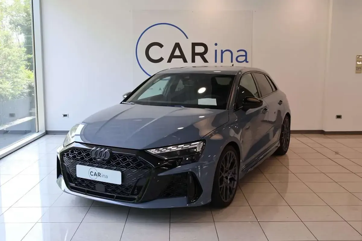 Nuova Audi RS3 Ambiente 400 CV (294 kW) 2026 Grigo kemora Berlina