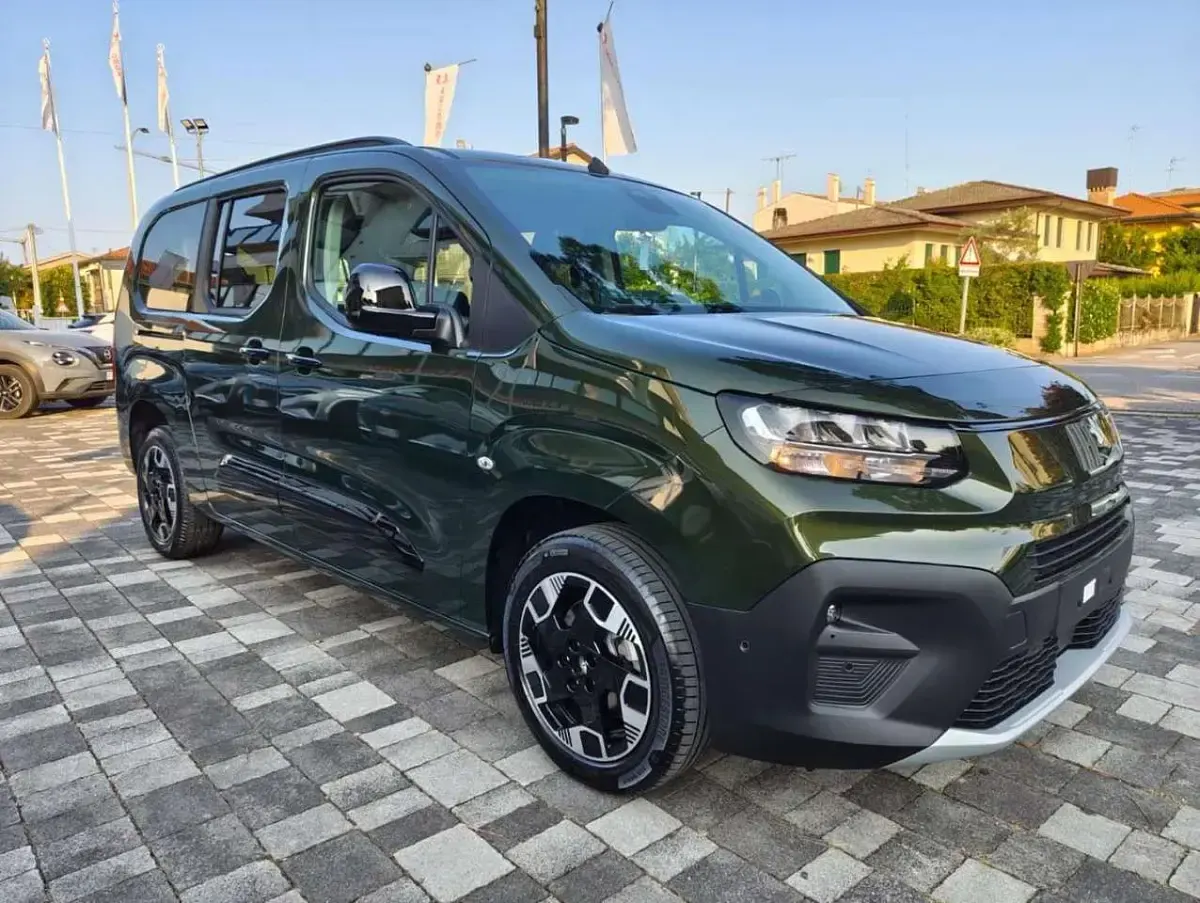 Nuova Fiat Qubo La Prima 131 CV (96 kW) 2026 Verde Monovolume