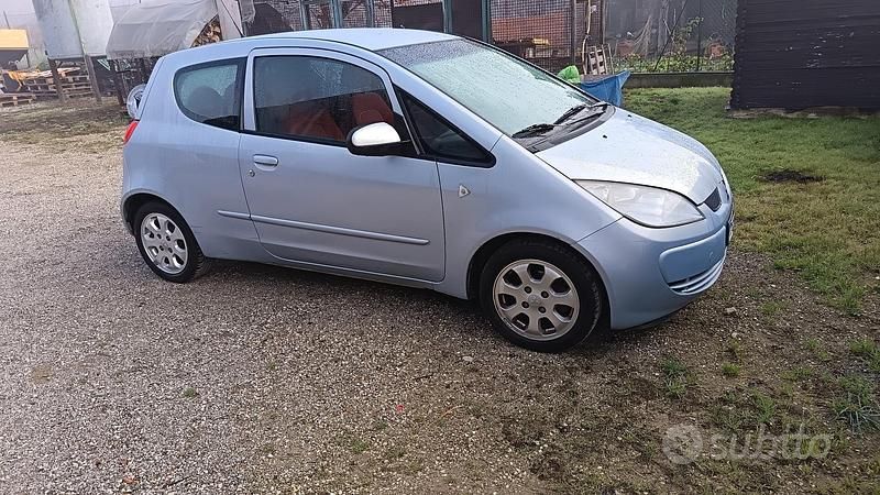 Usata Mitsubishi Colt 55 CV (40 kW) 2006 Grigio Berlina