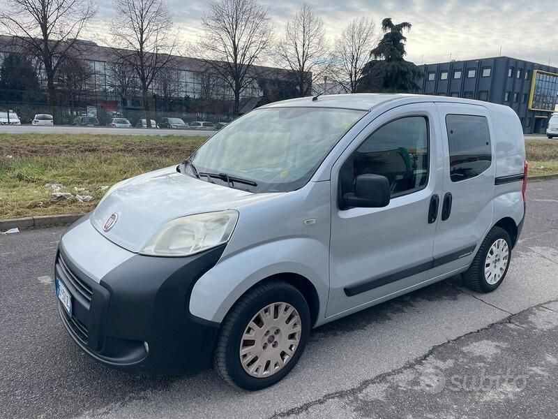 Grigio Usata 2013 Fiat Fiorino Monovolume | 4490 € (Buon prezzo) - Immagine 1/4