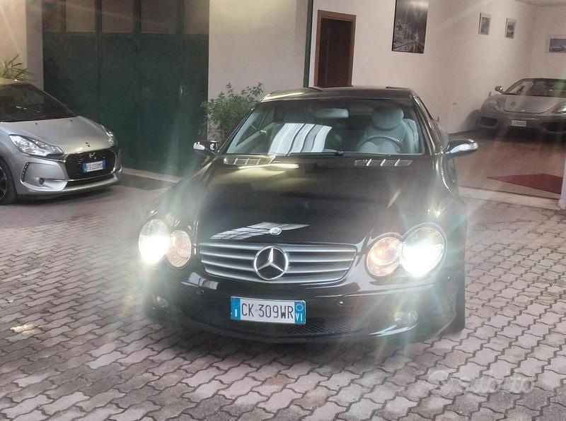Usata Mercedes SL500 244 CV (179 kW) 2004 Nero Cabrio