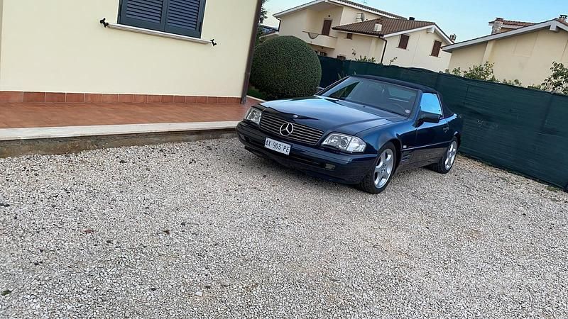 Usata Mercedes SL500 306 CV (225 kW) 1998 Blu Cabrio