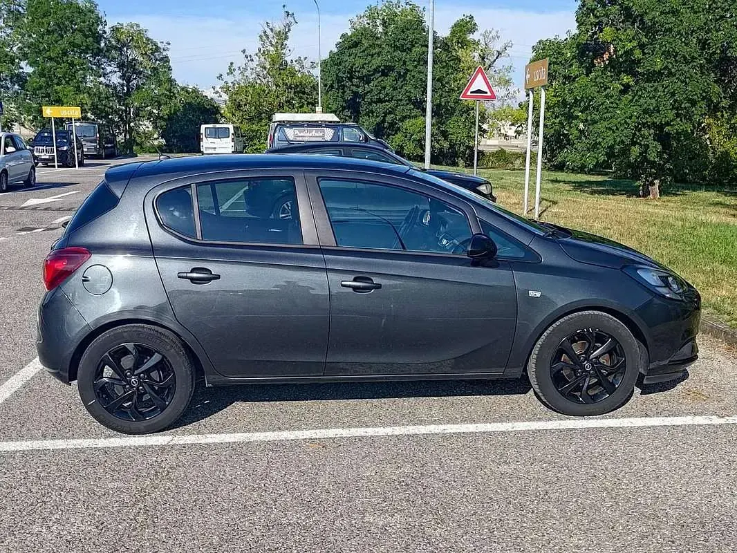 Usata Opel Corsa 90 CV (66 kW) 2017 Grigio Utilitaria